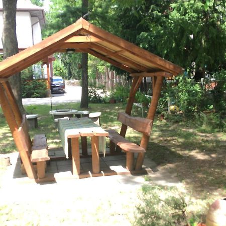Honved Apartmanhaz Balatonlelle Exterior photo